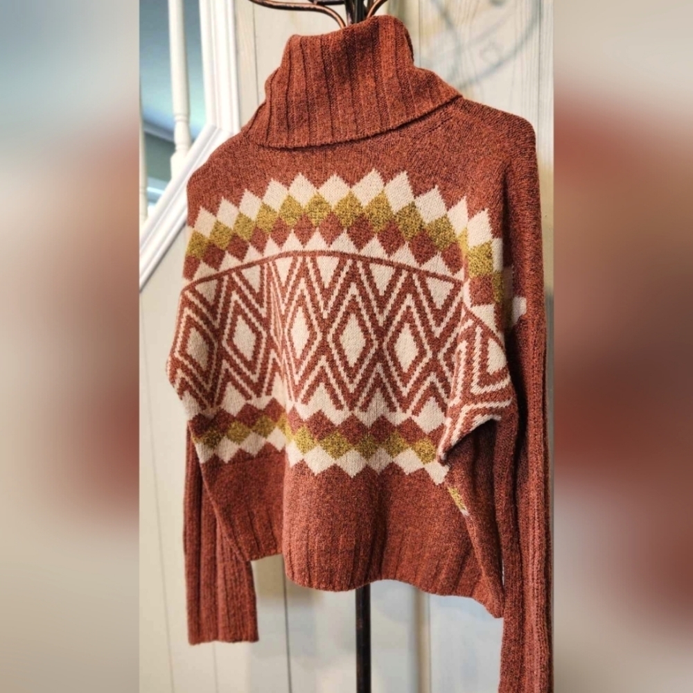 Womens SO Turtle Neck Relaxed Fit Burnt Sienna Knit Sweater Small